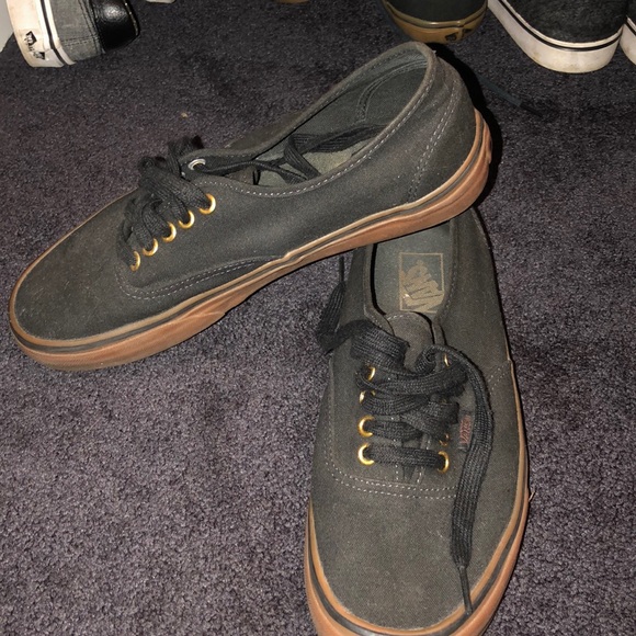 Vans - Picture 2 of 2